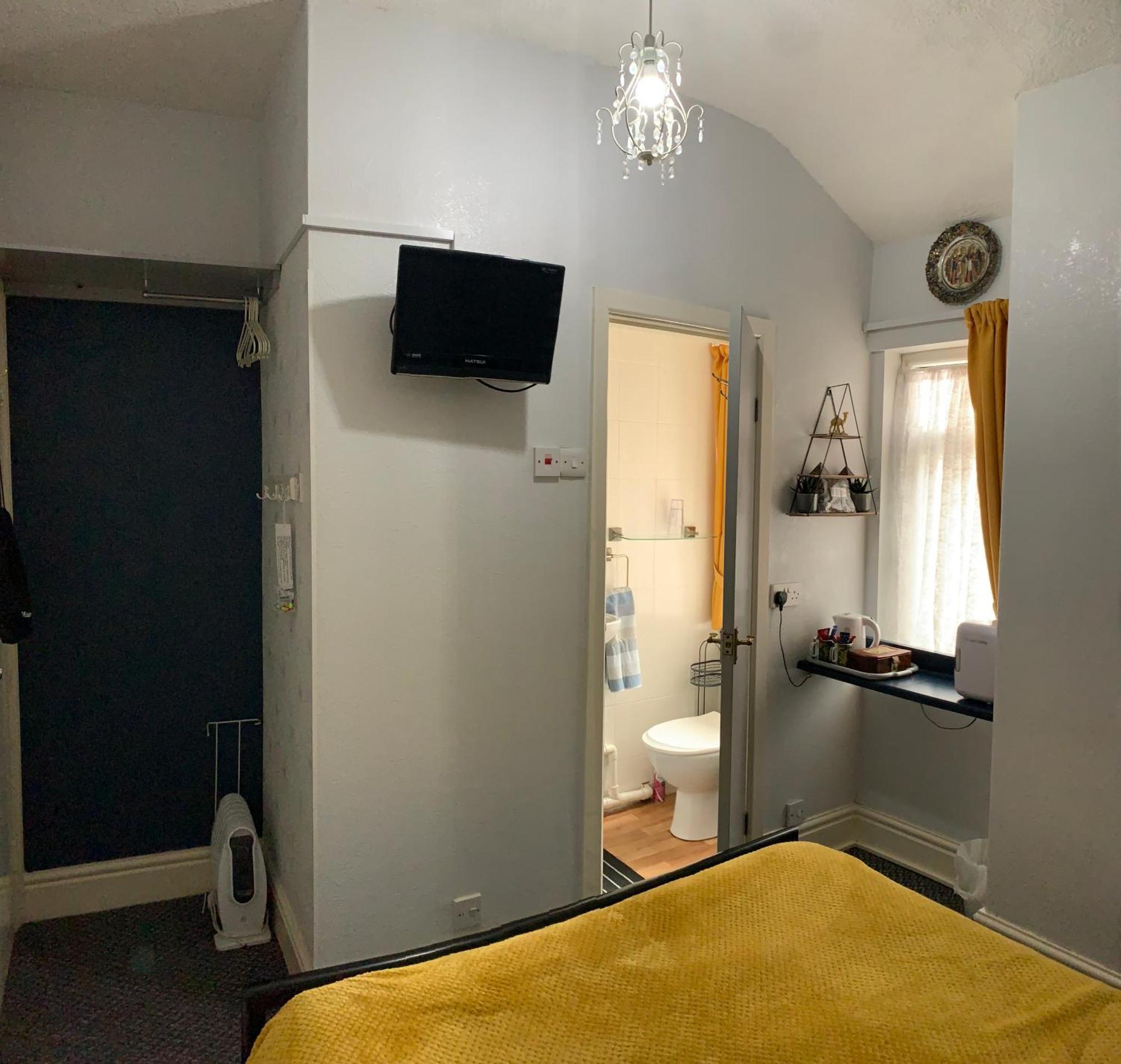 Casa de hóspedes Hornby Villa- 4star B&b-couples & Families Only 4*